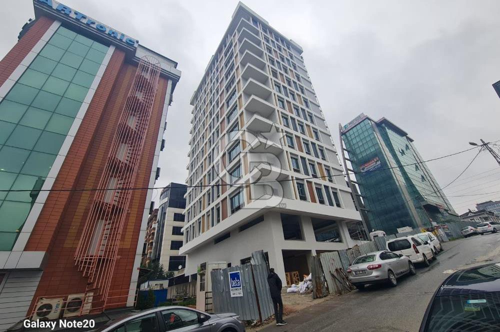 Ümraniye Tatlısu Mahallesinde 420  M2 Net Bacalı Satılık Dükkan