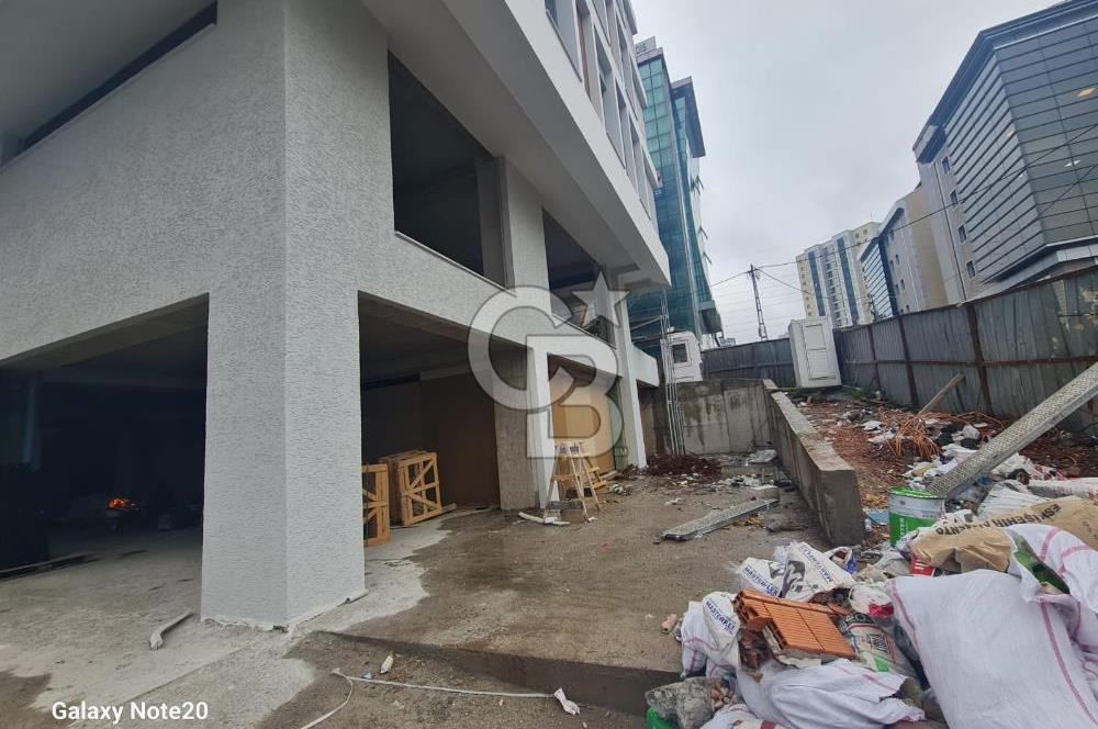 Ümraniye Tatlısu Mahallesinde 420  M2 Net Bacalı Satılık Dükkan