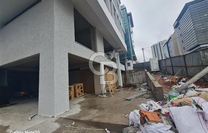 Ümraniye Tatlısu Mahallesinde 420  M2 Net Bacalı Satılık Dükkan