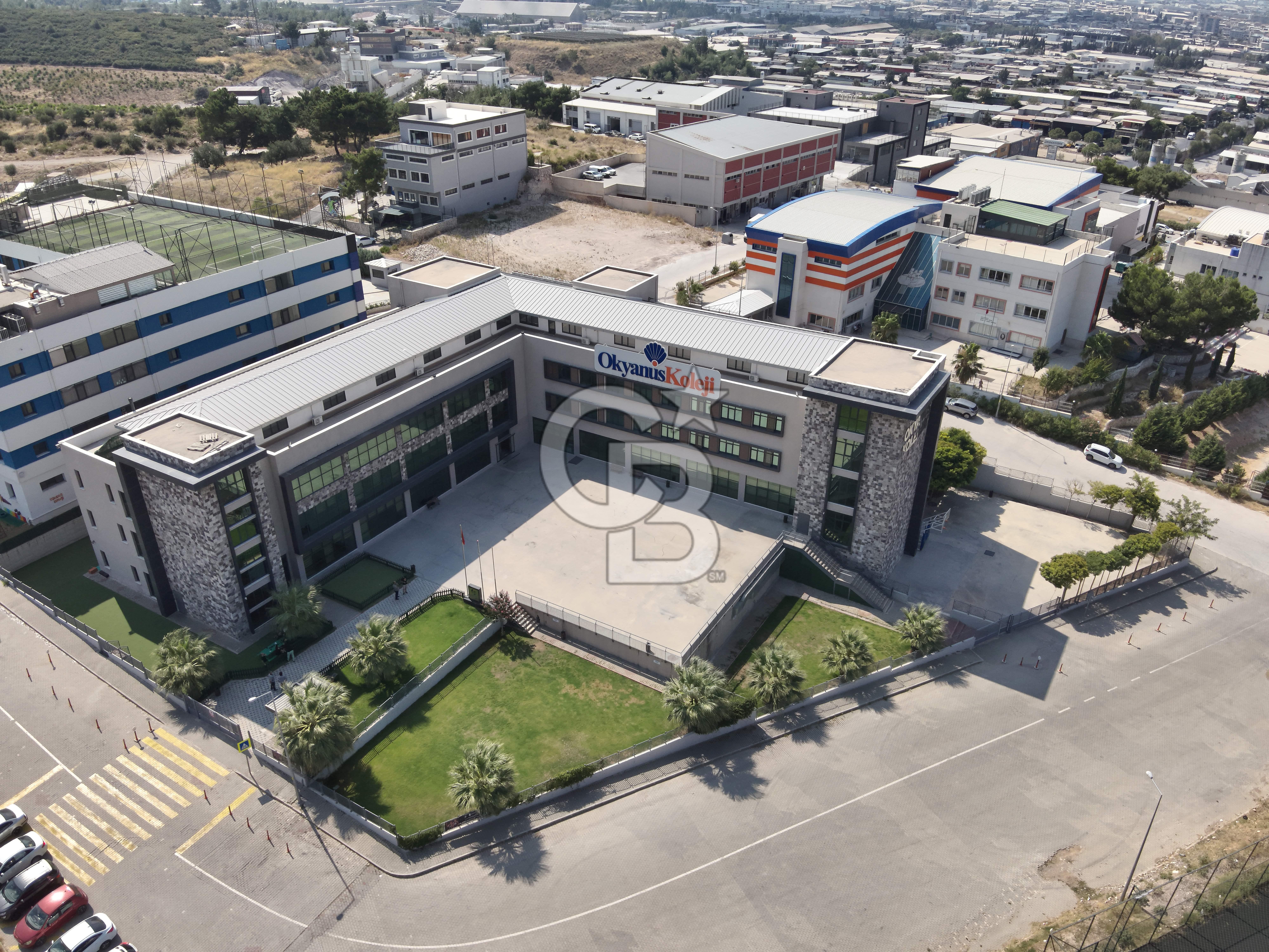 İZMİR BORNOVA SATILIK OKUL BİNASI