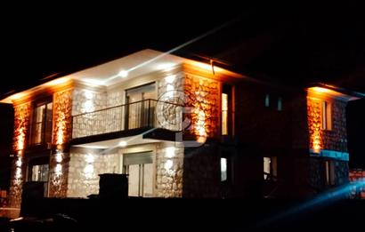 Antalya Adrasan'da Satılık 480 M² 4+3 Lüks Taş Villa