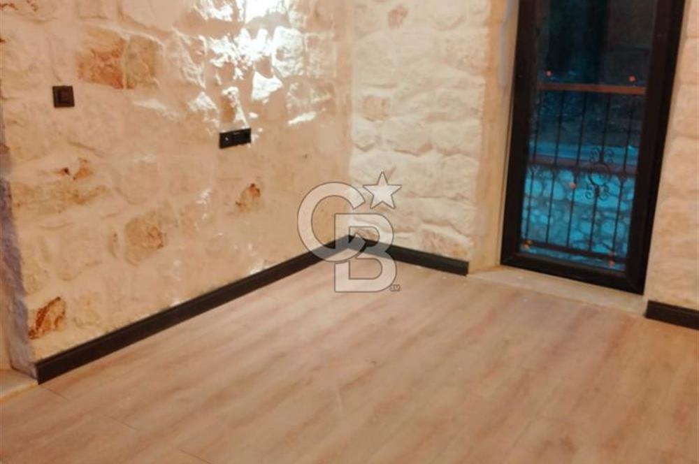Antalya Adrasan'da Satılık 480 M² 4+3 Lüks Taş Villa