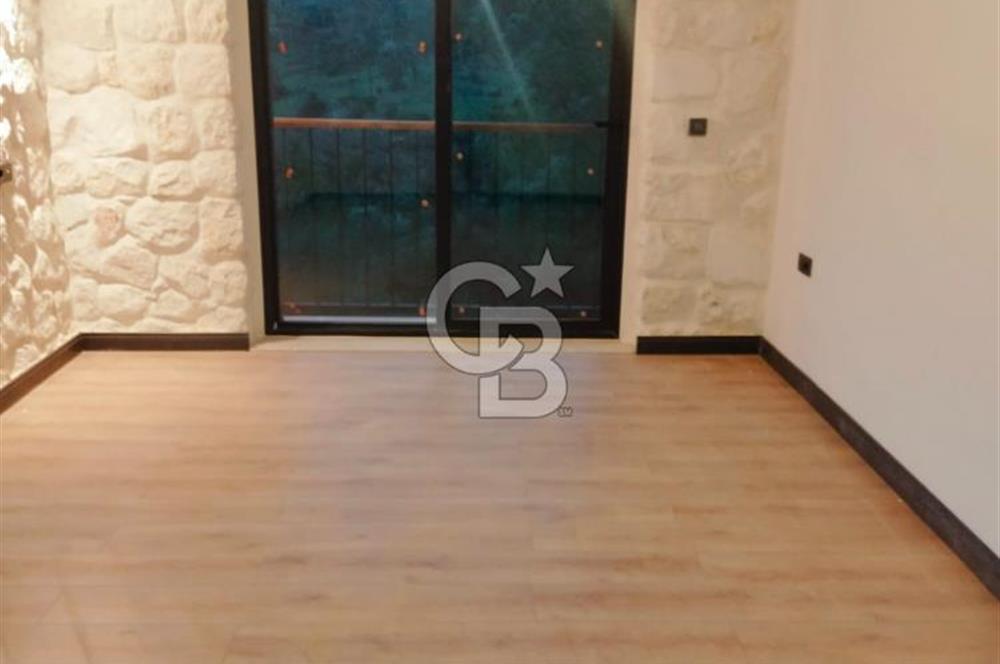 Antalya Adrasan'da Satılık 480 M² 4+3 Lüks Taş Villa