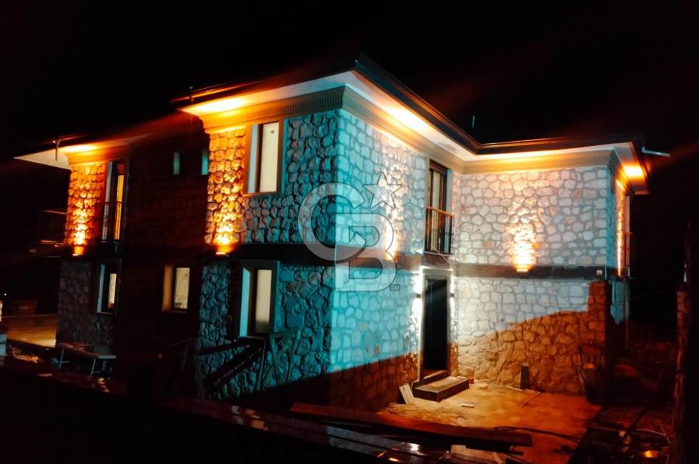 Antalya Adrasan'da Satılık 480 M² 4+3 Lüks Taş Villa