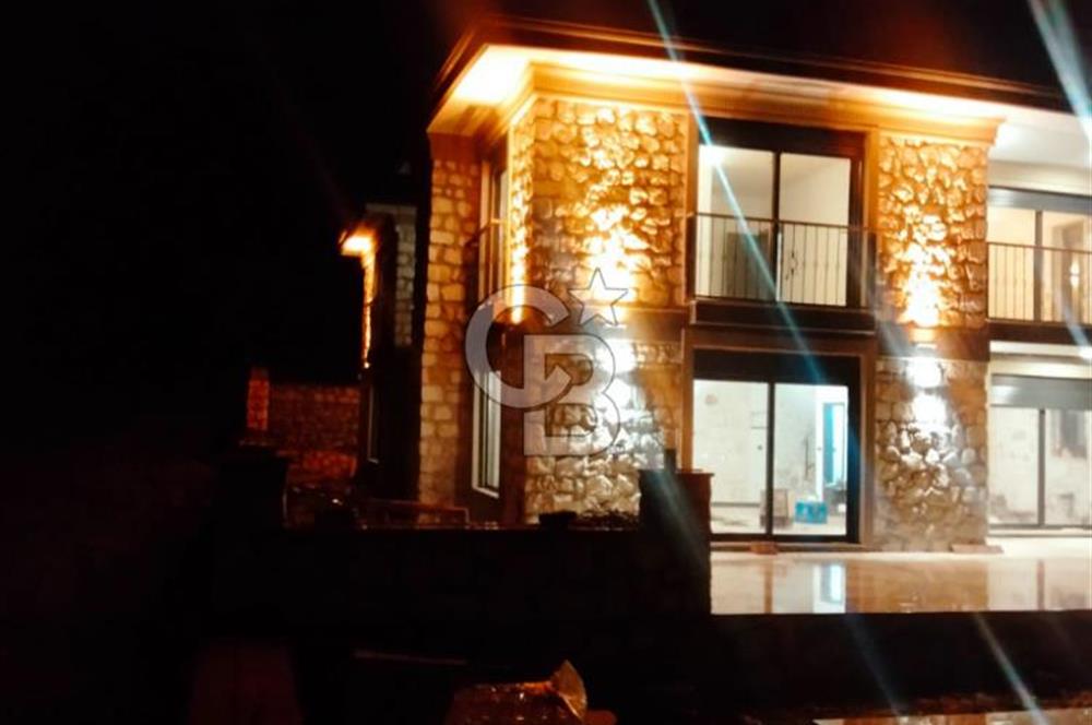 Antalya Adrasan'da Satılık 480 M² 4+3 Lüks Taş Villa