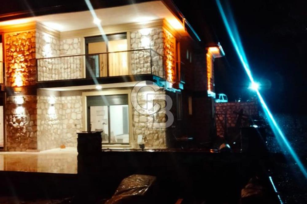 Antalya Adrasan'da Satılık 480 M² 4+3 Lüks Taş Villa