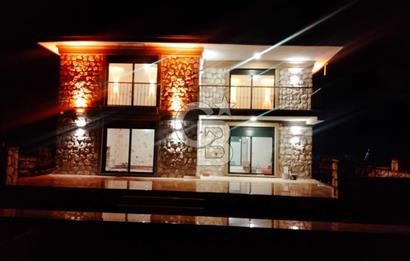 Antalya Adrasan'da Satılık 480 M² 4+3 Lüks Taş Villa