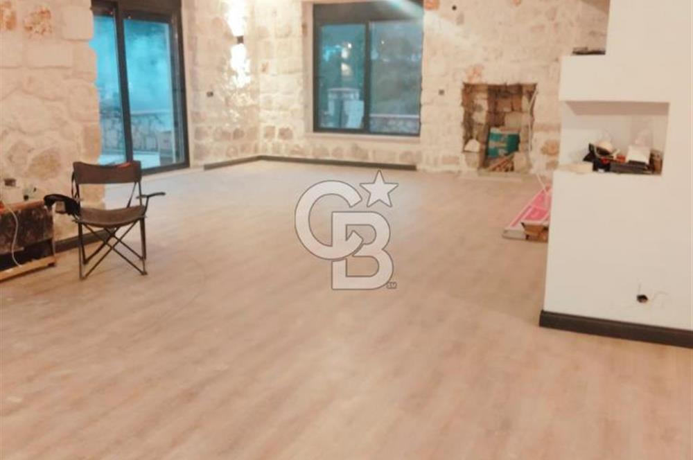 Antalya Adrasan'da Satılık 480 M² 4+3 Lüks Taş Villa