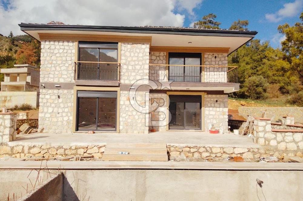 Antalya Adrasan'da Satılık 480 M² 4+3 Lüks Taş Villa
