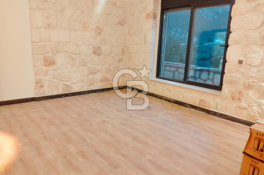Antalya Adrasan'da Satılık 480 M² 4+3 Lüks Taş Villa