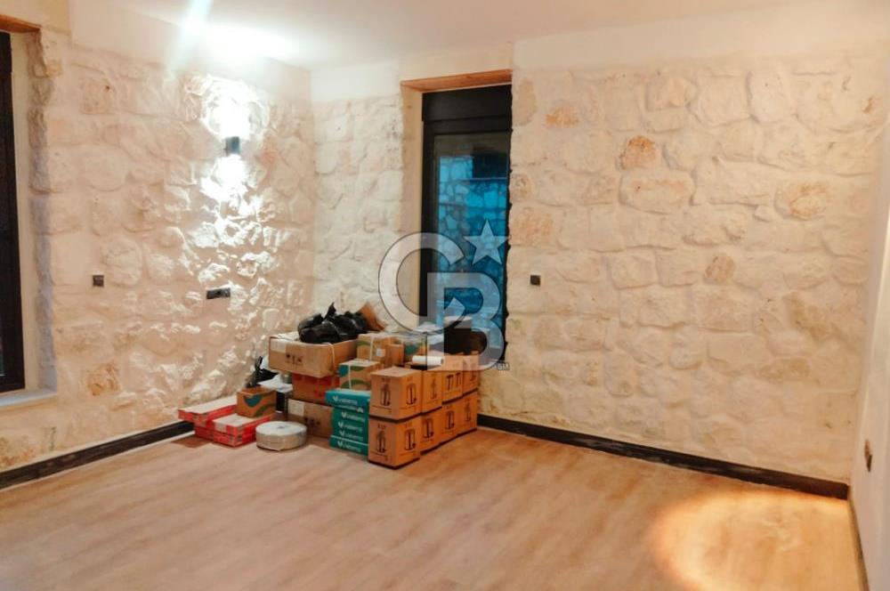Antalya Adrasan'da Satılık 480 M² 4+3 Lüks Taş Villa