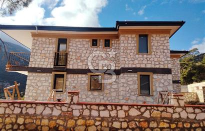 Antalya Adrasan'da Satılık 480 M² 4+3 Lüks Taş Villa