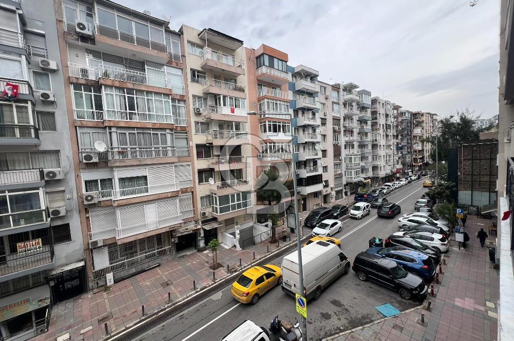 Asansör Yakını Mithatpaşa Cadde Üzeri Tadilatlı Bakımlı Daire