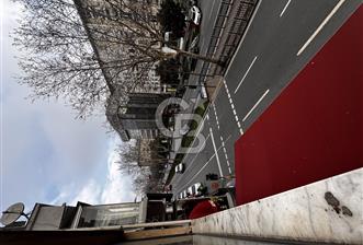 Cumhuriyet Caddesi Üzerinde Tabela Değeri Olan 1.kat Ofis Katı 