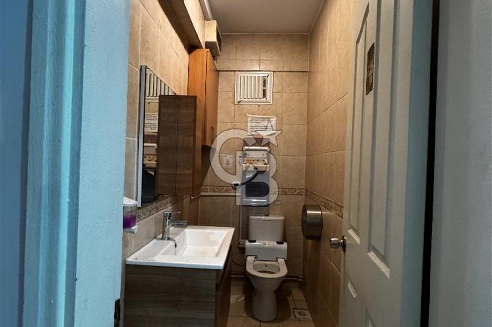 Cumhuriyet Caddesi Üzerinde 5 Bölümden oluşan 2. Kat Ofis