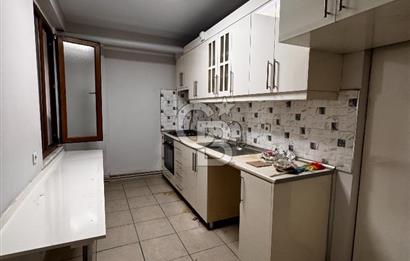 Cumhuriyet Caddesi Üzerinde 5 Bölümden oluşan 2. Kat Ofis