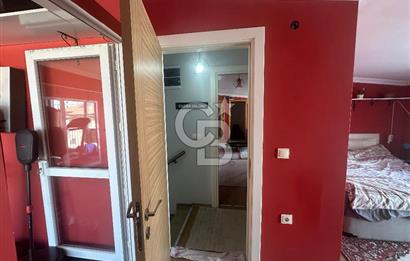 Seferihisar Camikebir Mahallesinde Lüks 7+2 Çatı Dubleksi