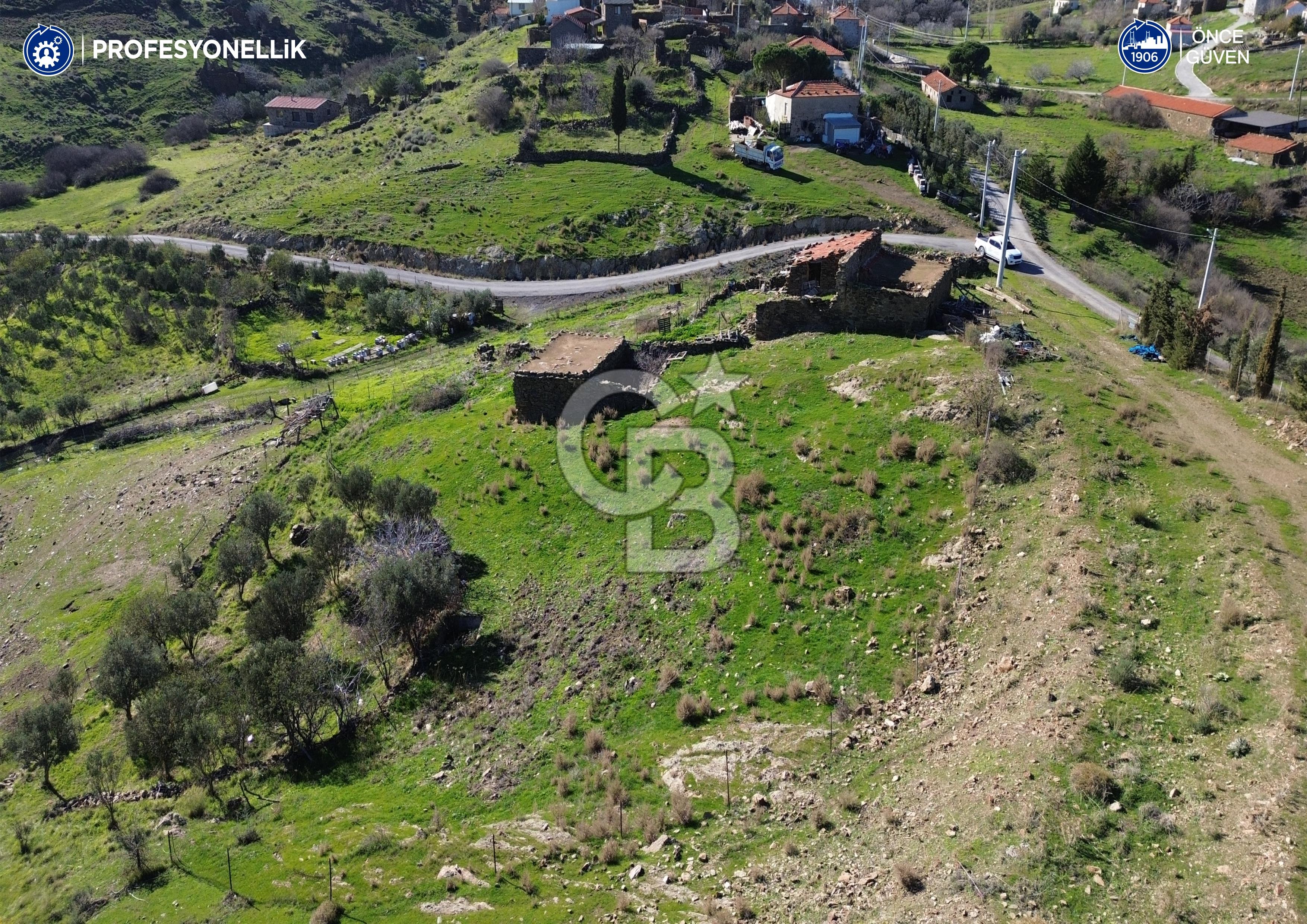 Karaburun Parlak Köyiçi'nde Doğa Manzaralı 357 m2 Tarla