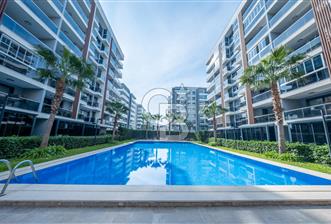 ATAŞEHİR LOCA SİTESİNDE HAVUZ CEPHELİ SATILIK 3+1 DAİRE