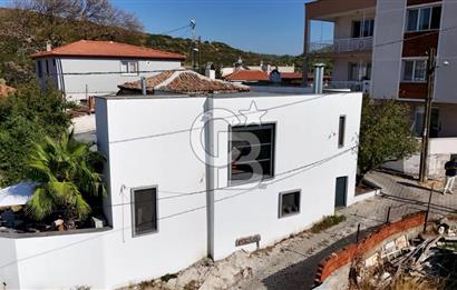 URLA ÖZBEK MAH. ÖZEL TASARIM SATILIK EŞYALI MÜSTAKİL EV