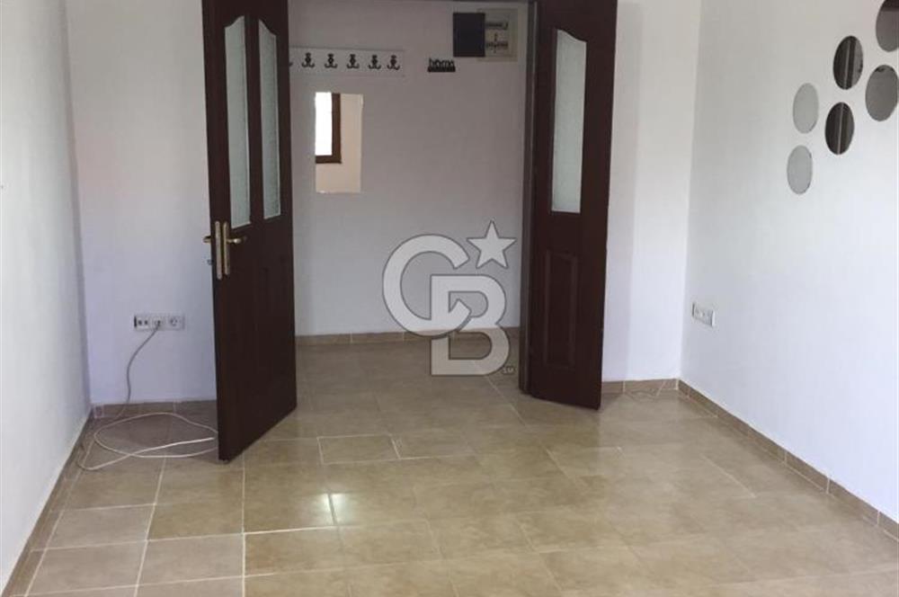 MERKEZDE GİRİŞ KAT GENİŞ 1+1 DAİRE 