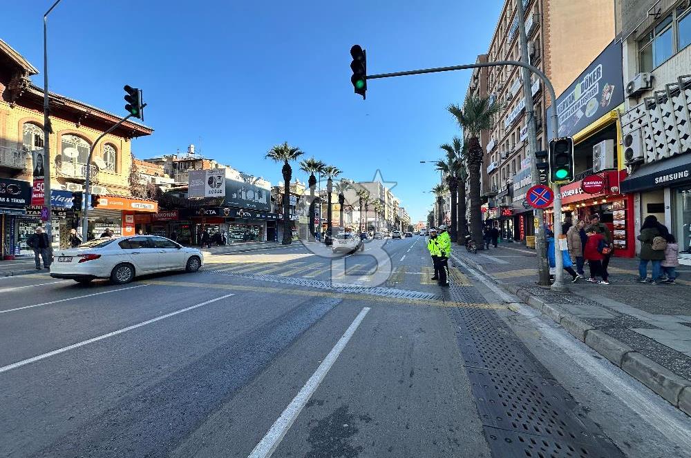 Kiralık 375 m2 Dükkan Fevzipaşa Bulvarında Çankaya Metro çıkışında