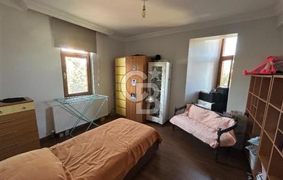 https://www.sahibinden.com/ilan/emlak-konut-satilik-golbasi-karsiyaka-800m2-arsa-payli-250m2-satilik-villa-1226554341/detay/