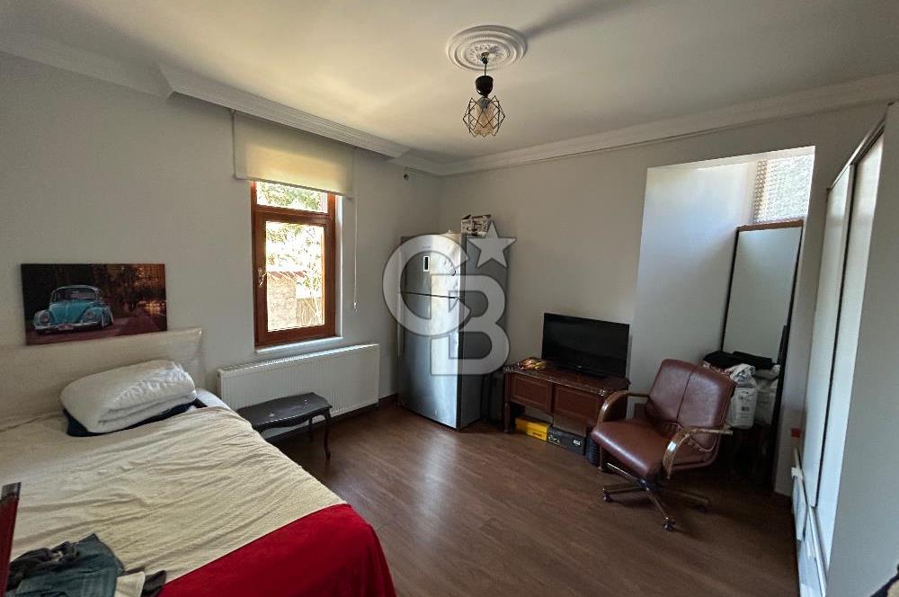 https://www.sahibinden.com/ilan/emlak-konut-satilik-golbasi-karsiyaka-800m2-arsa-payli-250m2-satilik-villa-1226554341/detay/