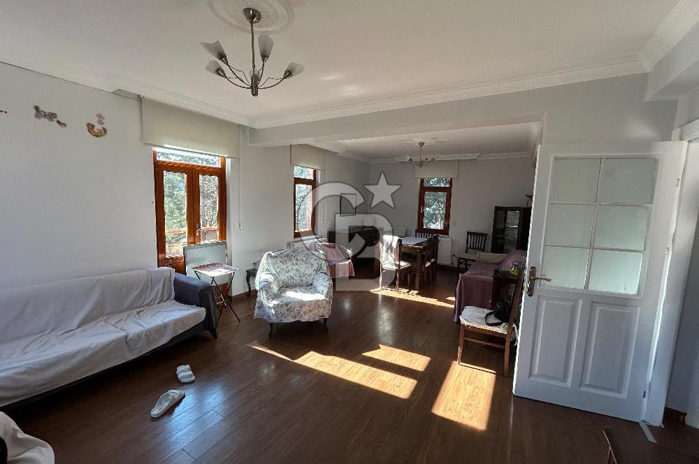 https://www.sahibinden.com/ilan/emlak-konut-satilik-golbasi-karsiyaka-800m2-arsa-payli-250m2-satilik-villa-1226554341/detay/