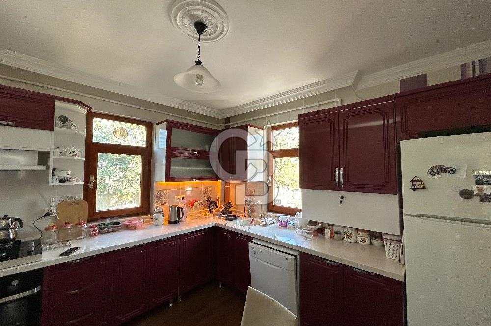 https://www.sahibinden.com/ilan/emlak-konut-satilik-golbasi-karsiyaka-800m2-arsa-payli-250m2-satilik-villa-1226554341/detay/