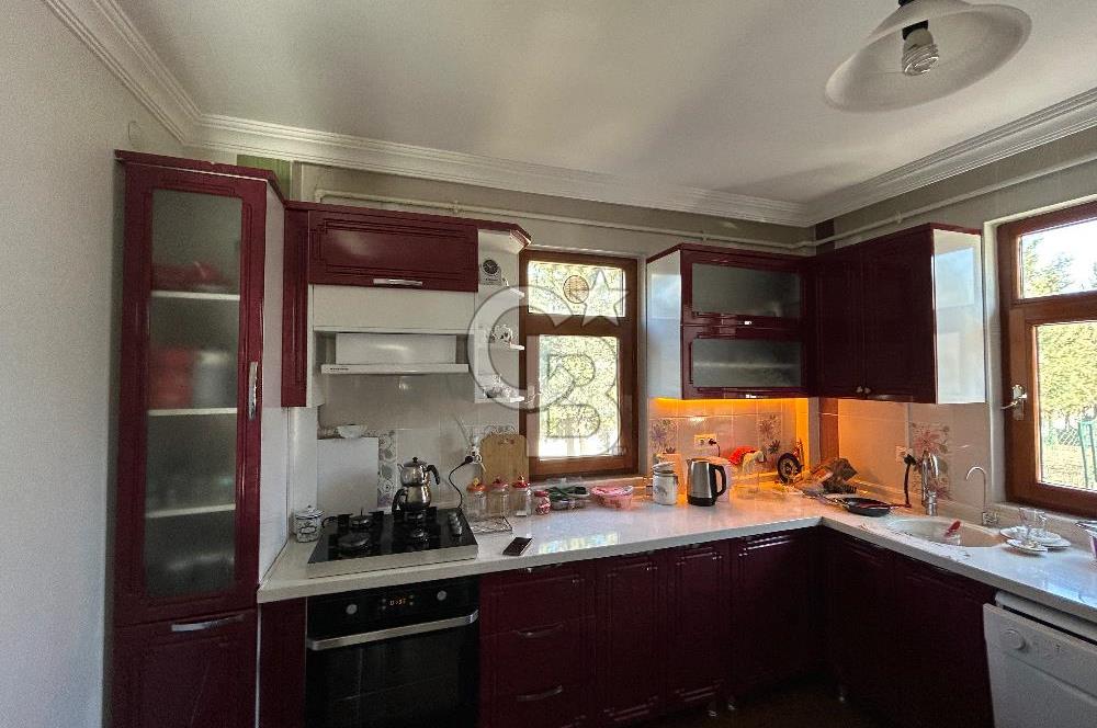 https://www.sahibinden.com/ilan/emlak-konut-satilik-golbasi-karsiyaka-800m2-arsa-payli-250m2-satilik-villa-1226554341/detay/