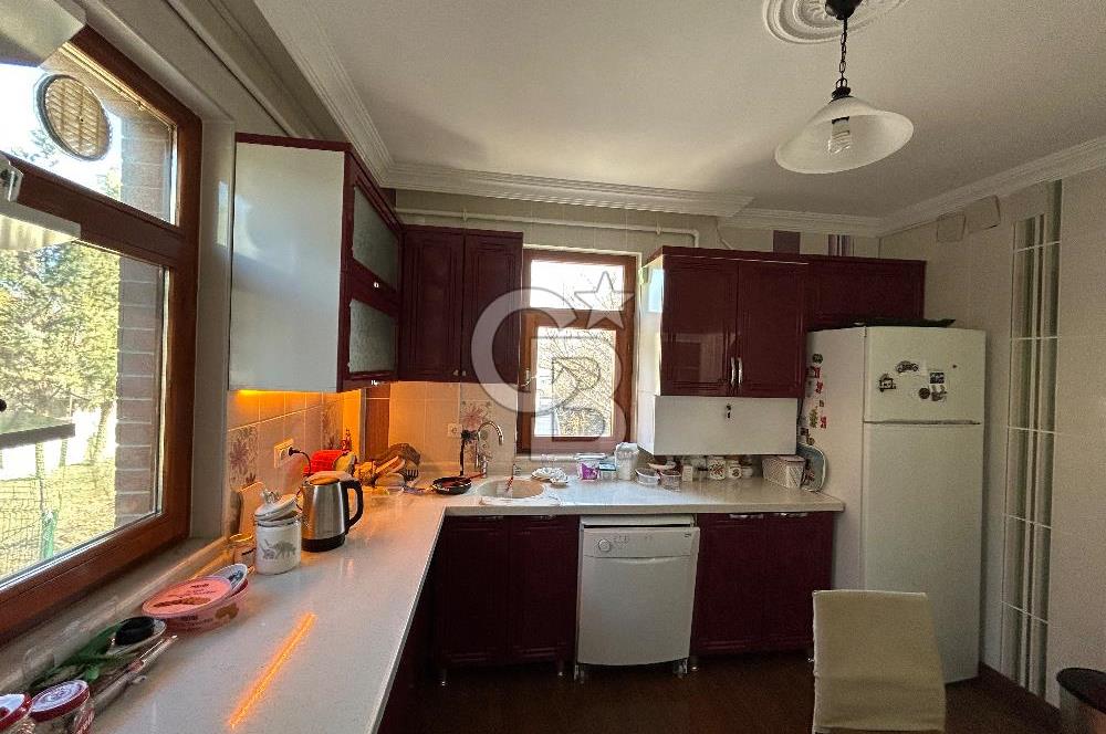https://www.sahibinden.com/ilan/emlak-konut-satilik-golbasi-karsiyaka-800m2-arsa-payli-250m2-satilik-villa-1226554341/detay/