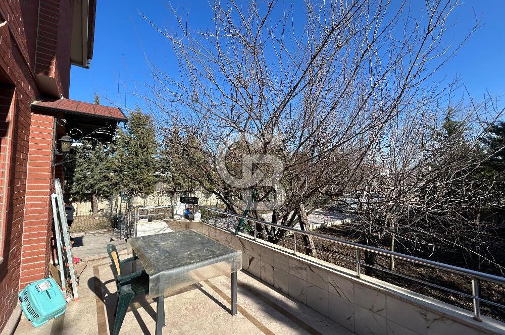 https://www.sahibinden.com/ilan/emlak-konut-satilik-golbasi-karsiyaka-800m2-arsa-payli-250m2-satilik-villa-1226554341/detay/