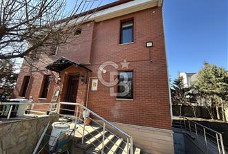 https://www.sahibinden.com/ilan/emlak-konut-satilik-golbasi-karsiyaka-800m2-arsa-payli-250m2-satilik-villa-1226554341/detay/
