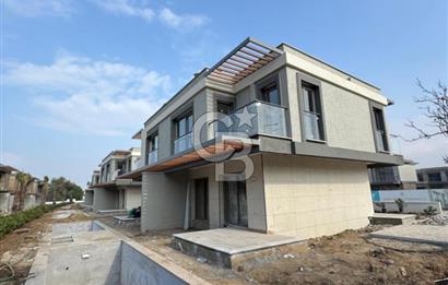 KADRAJ AYAZMEND AYVALIK' da Satılık Müstakil Havuzlu Villalar