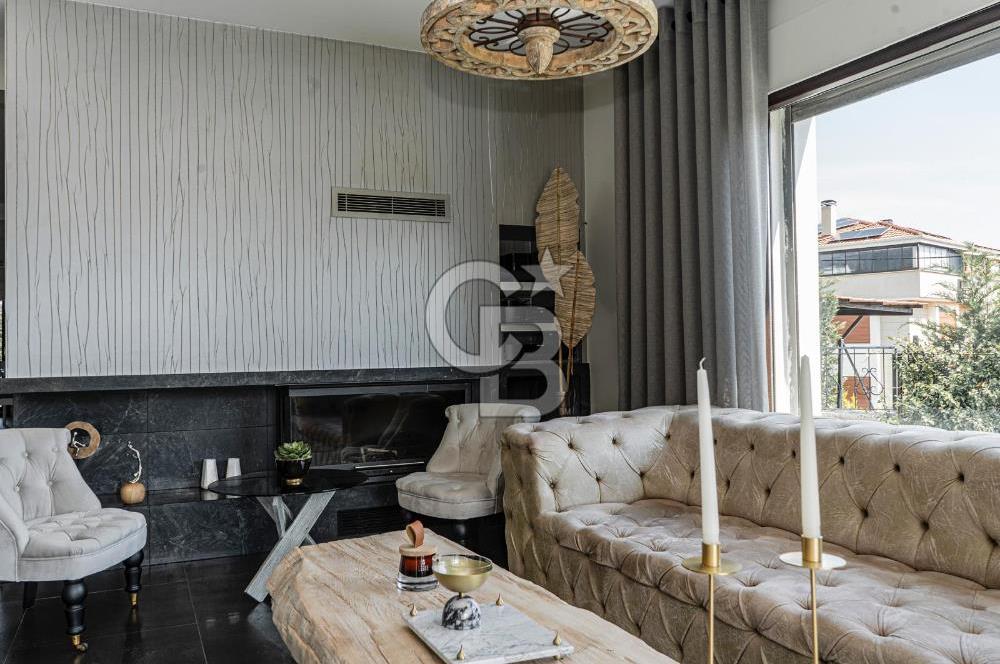 Hallaçlar Mah. Doğa Sitesinde 4.5+1 395 M² Satılık Lüks Villa