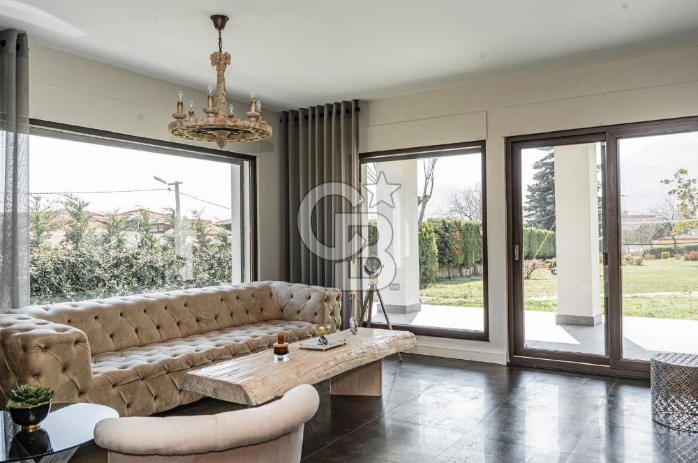 Hallaçlar Mah. Doğa Sitesinde 4.5+1 395 M² Satılık Lüks Villa