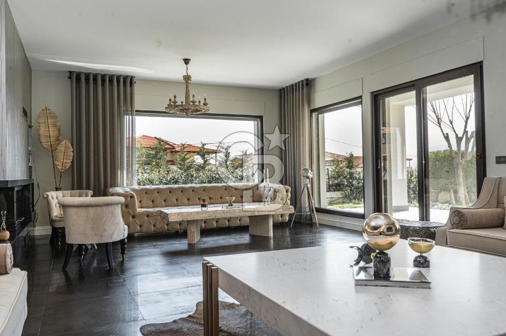 Hallaçlar Mah. Doğa Sitesinde 4.5+1 395 M² Satılık Lüks Villa