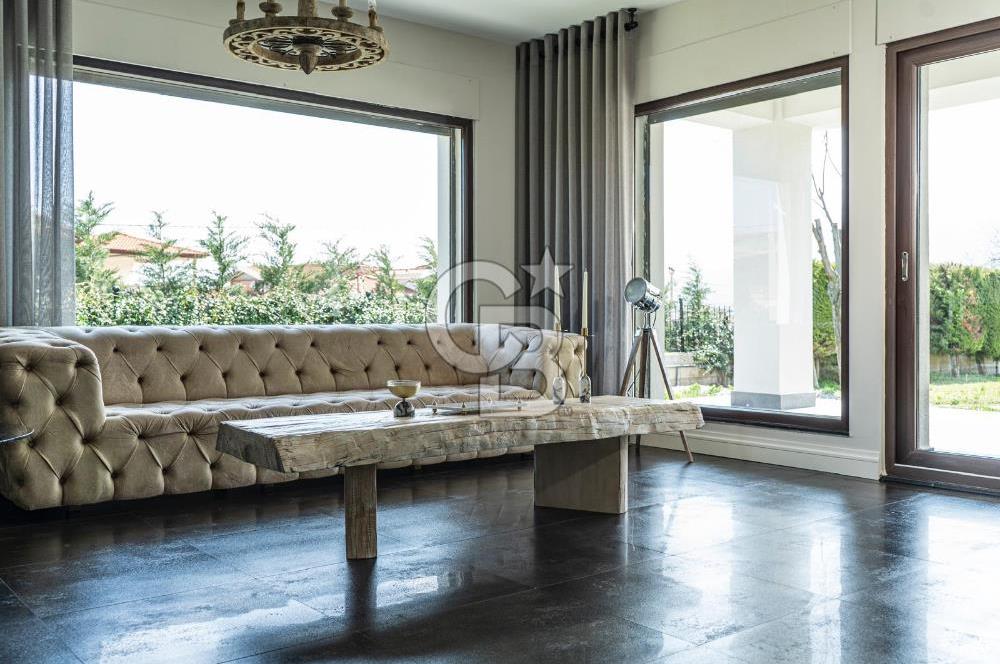 Hallaçlar Mah. Doğa Sitesinde 4.5+1 395 M² Satılık Lüks Villa