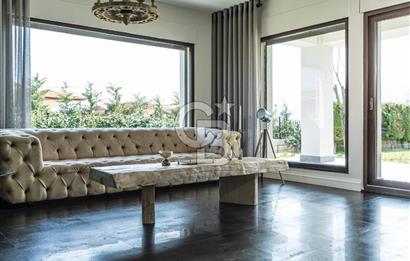 Hallaçlar Mah. Doğa Sitesinde 4.5+1 395 M² Satılık Lüks Villa