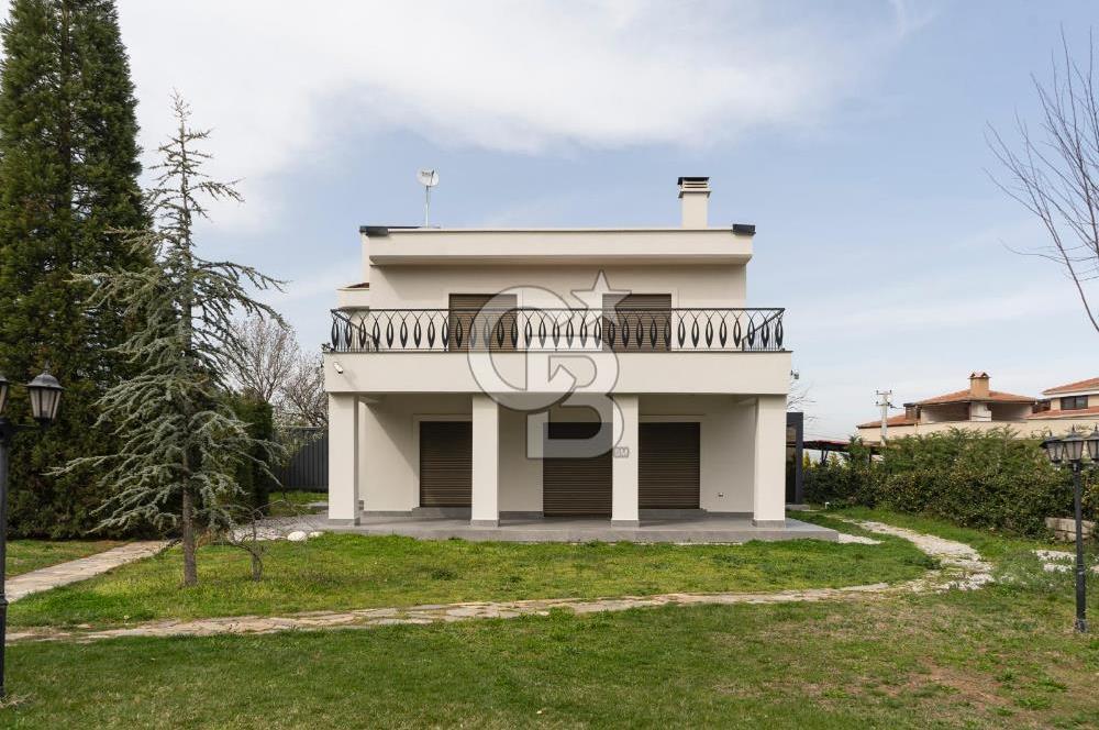 Hallaçlar Mah. Doğa Sitesinde 4.5+1 395 M² Satılık Lüks Villa