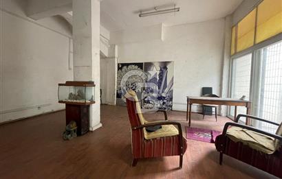 BEYOĞLU HACIMİMİ’DE KÖŞE KONUMLU SATILIK BİNA