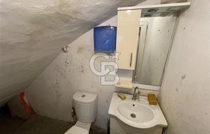 BEYOĞLU HACIMİMİ’DE KÖŞE KONUMLU SATILIK BİNA
