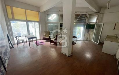 BEYOĞLU HACIMİMİ’DE KÖŞE KONUMLU SATILIK BİNA