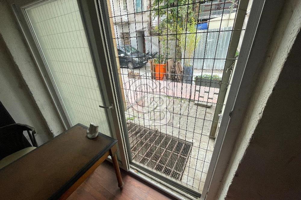 BEYOĞLU HACIMİMİ’DE KÖŞE KONUMLU SATILIK BİNA