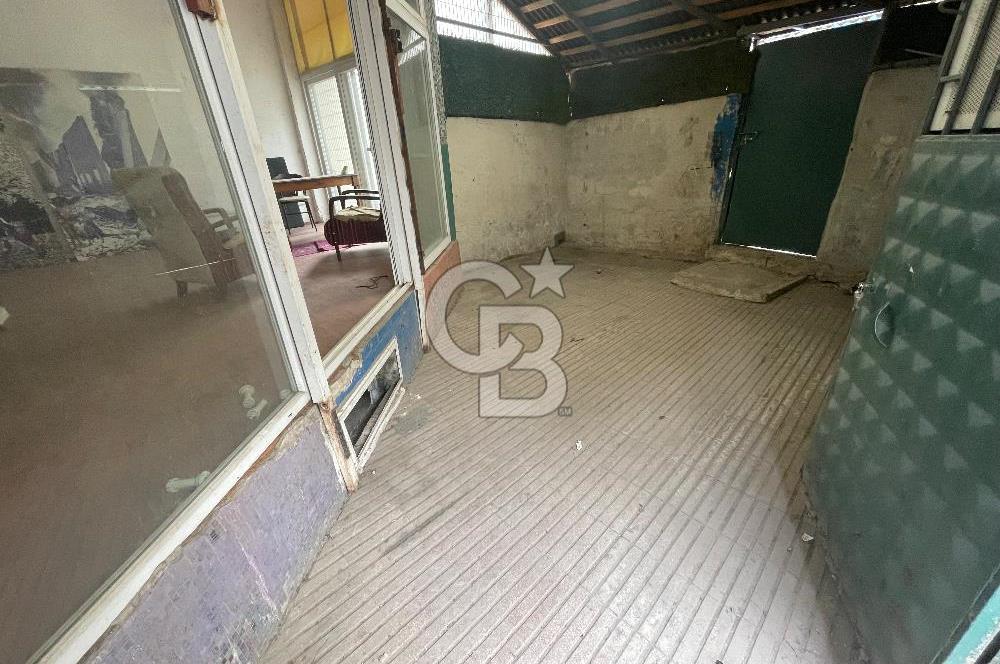 BEYOĞLU HACIMİMİ’DE KÖŞE KONUMLU SATILIK BİNA
