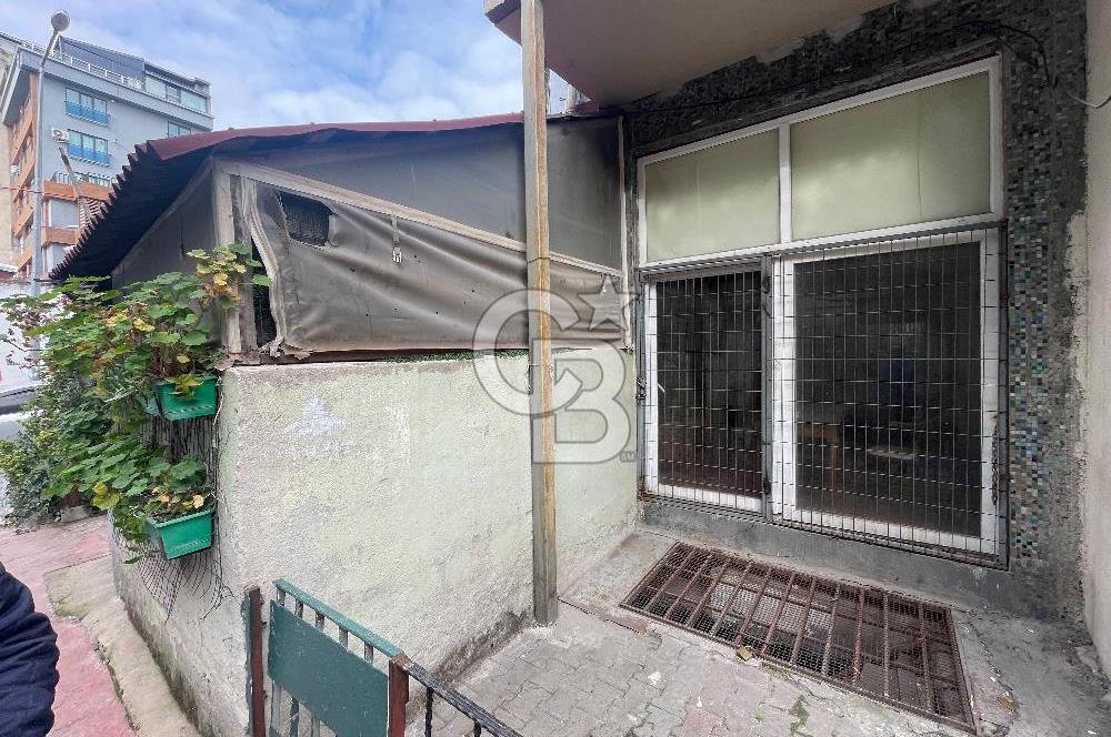 BEYOĞLU HACIMİMİ’DE KÖŞE KONUMLU SATILIK BİNA