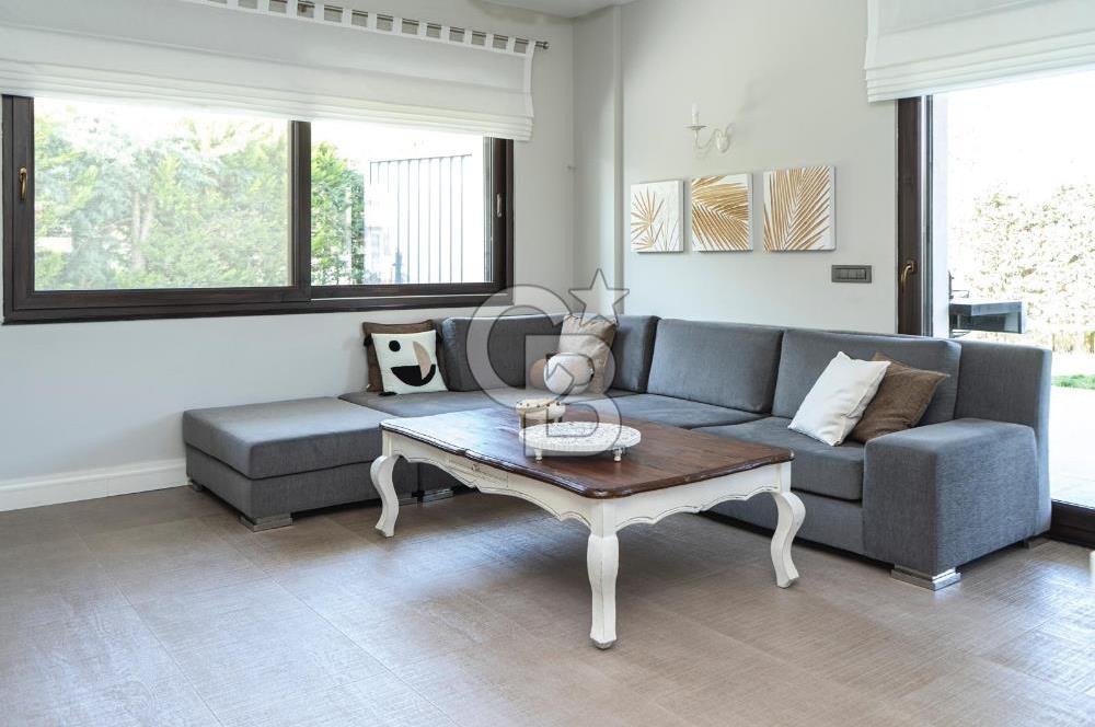 Hallaçlar Mah. Doğa Sitesinde 4.5+1 395 M² Satılık Lüks Villa