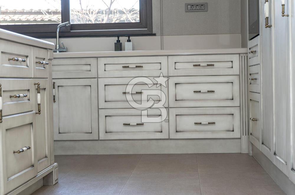 Hallaçlar Mah. Doğa Sitesinde 4.5+1 395 M² Satılık Lüks Villa