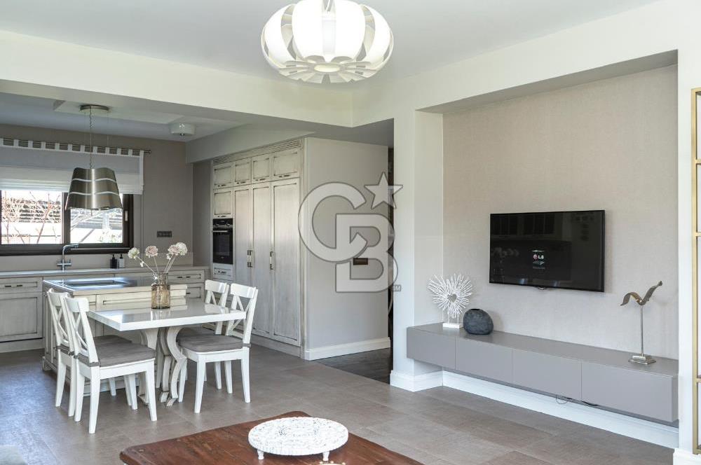 Hallaçlar Mah. Doğa Sitesinde 4.5+1 395 M² Satılık Lüks Villa